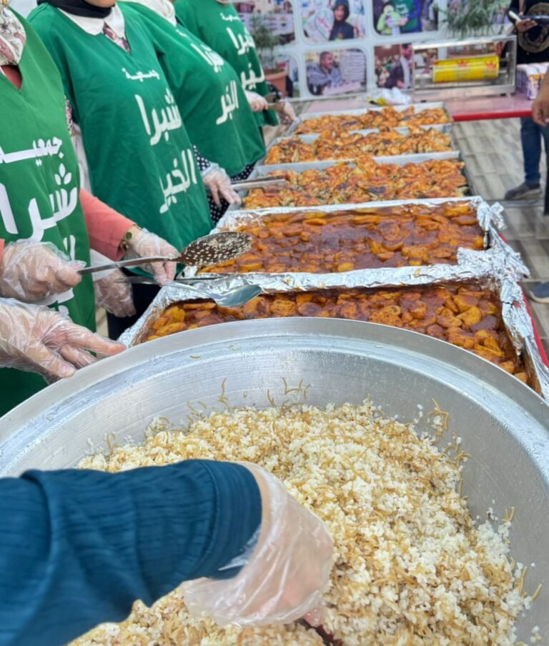 اطعام الاثنين ❤️